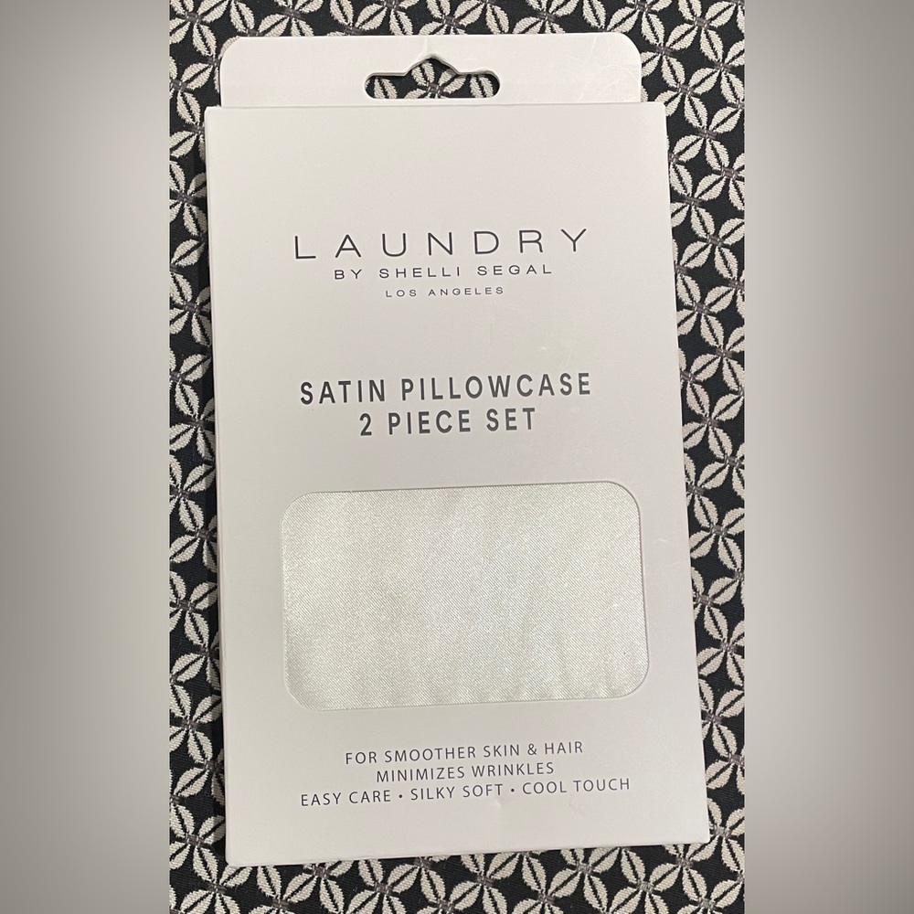 SATIN Pillowcases LAUNDRY by Shelli Segal Luxury IVORY Satin Pillowcase Set NIB